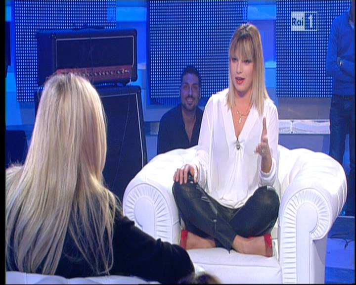 Emma: “Indosso reggiseni da suora, ma amo la sensualità” Emma: “Indosso reggiseni da suora, ma amo la sensualità”