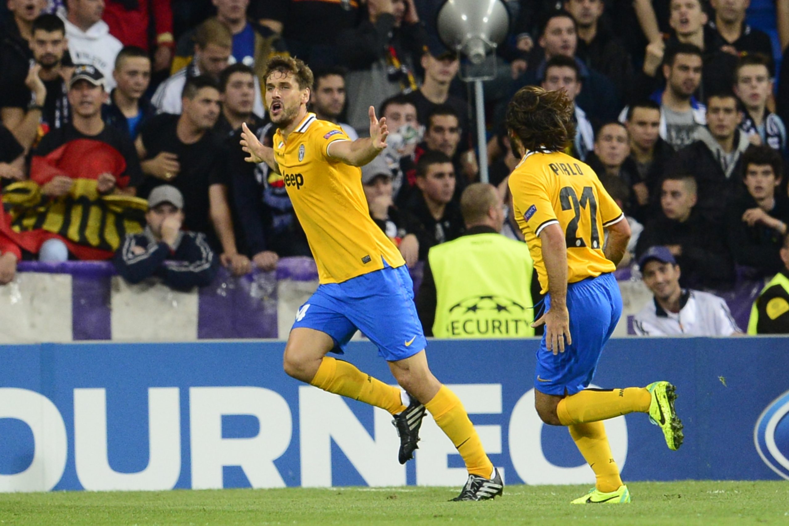 … E il Bernabeu si alzò in piedi per Pirlo (e Llorente)