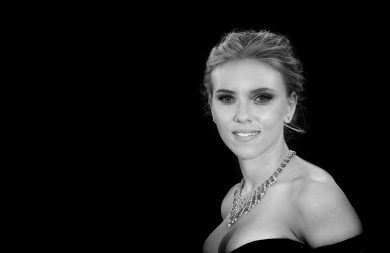 Scarlett la più sexy del mondo? Sì. No. Forse…