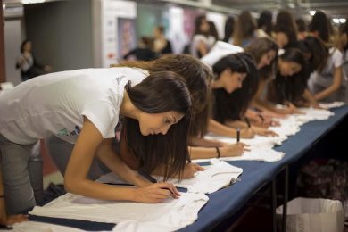 Miss Italia “né nude né mute” e altre foto del giorno, 15.10.2013