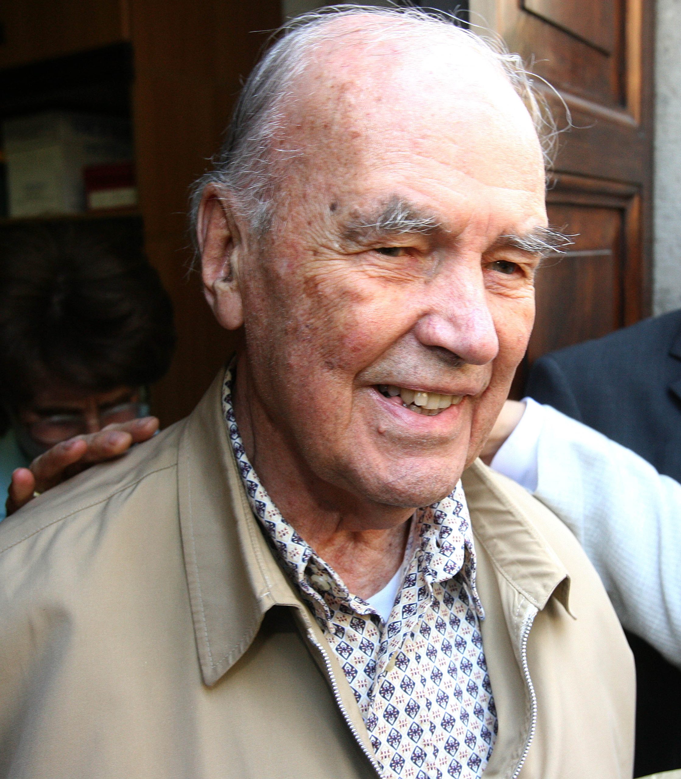 Priebke: no ai funerali in chiesa. Ecco perché Priebke: no ai funerali in chiesa. Ecco perché