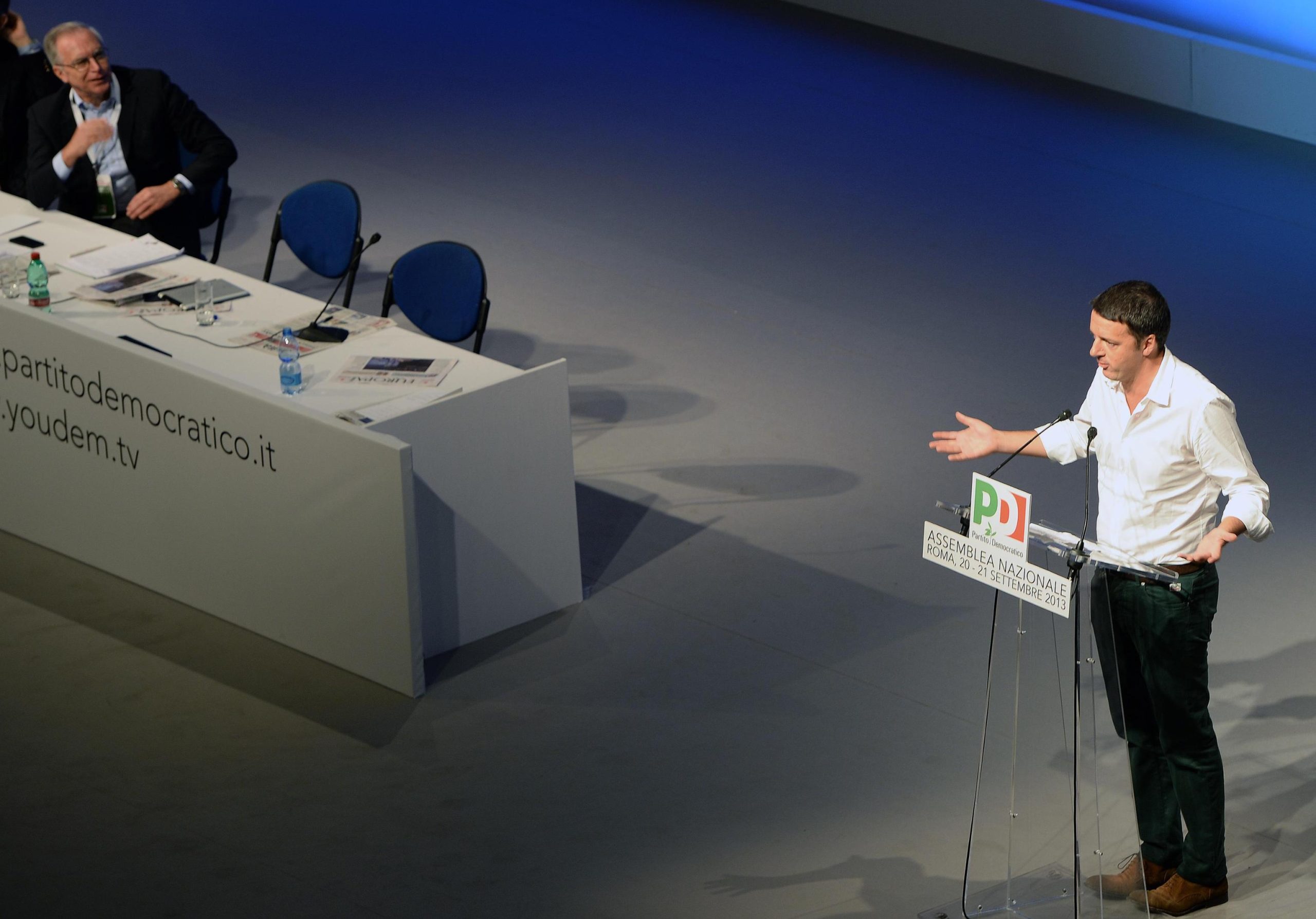 I primi tagli? In casa Pd