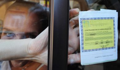 Rc Auto e microchip, cosa cambia con l’addio al tagliando