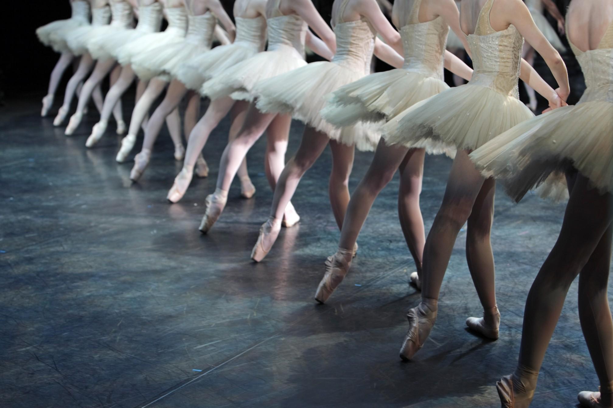 Adolescenza: una visione distorta di cibo e bellezza Adolescenza: una visione distorta di cibo e bellezza