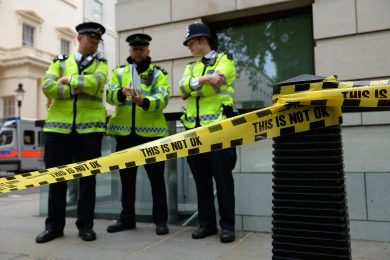 Linea dura di Londra sull’immigrazione