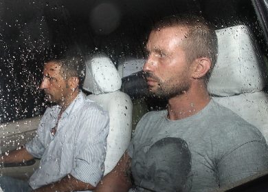 La ragnatela attorno ai marò che nessuno spezza