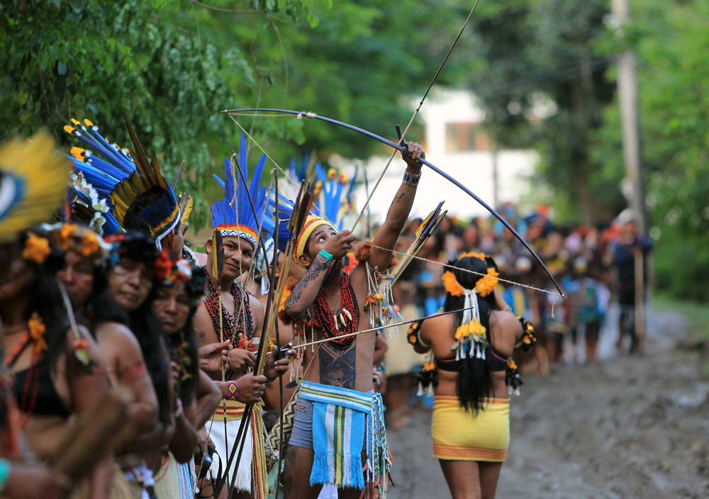 Il Brasile cerca tra gli indios gli arcieri per Rio 2016 Il Brasile cerca tra gli indios gli arcieri per Rio 2016