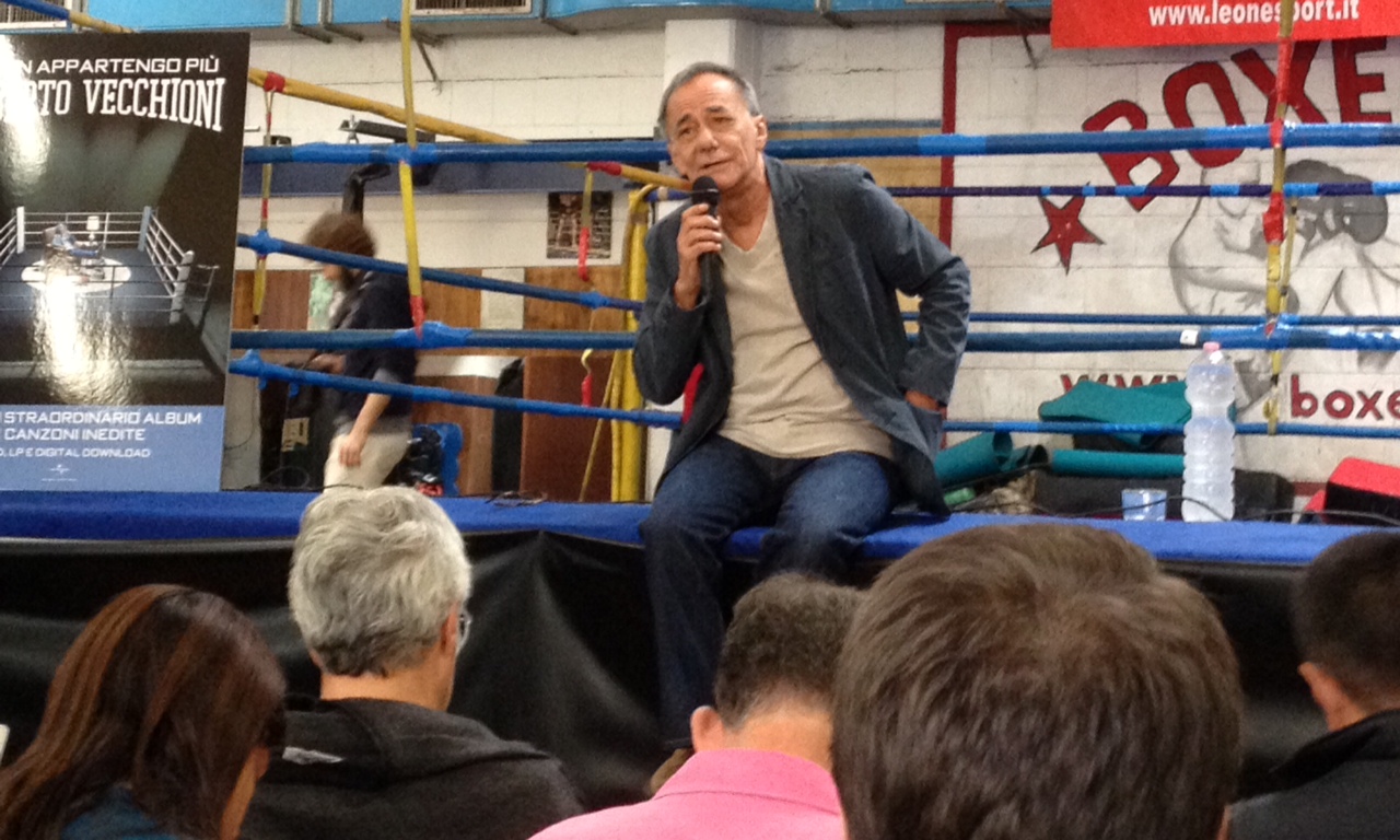 Roberto Vecchioni: “Non vincerò il Nobel, ma sono orgoglioso della nomination. L’Italia, nel frattempo, mi insulta” Roberto Vecchioni: “Non vincerò il Nobel, ma sono orgoglioso della nomination. L’Italia, nel frattempo, mi insulta”