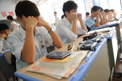 No ai cocomeri, sì alle distanze di sicurezza. Le regole bizzarre della scuola cinese