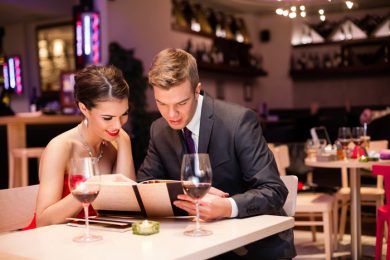 Dating online: chi paga il conto?