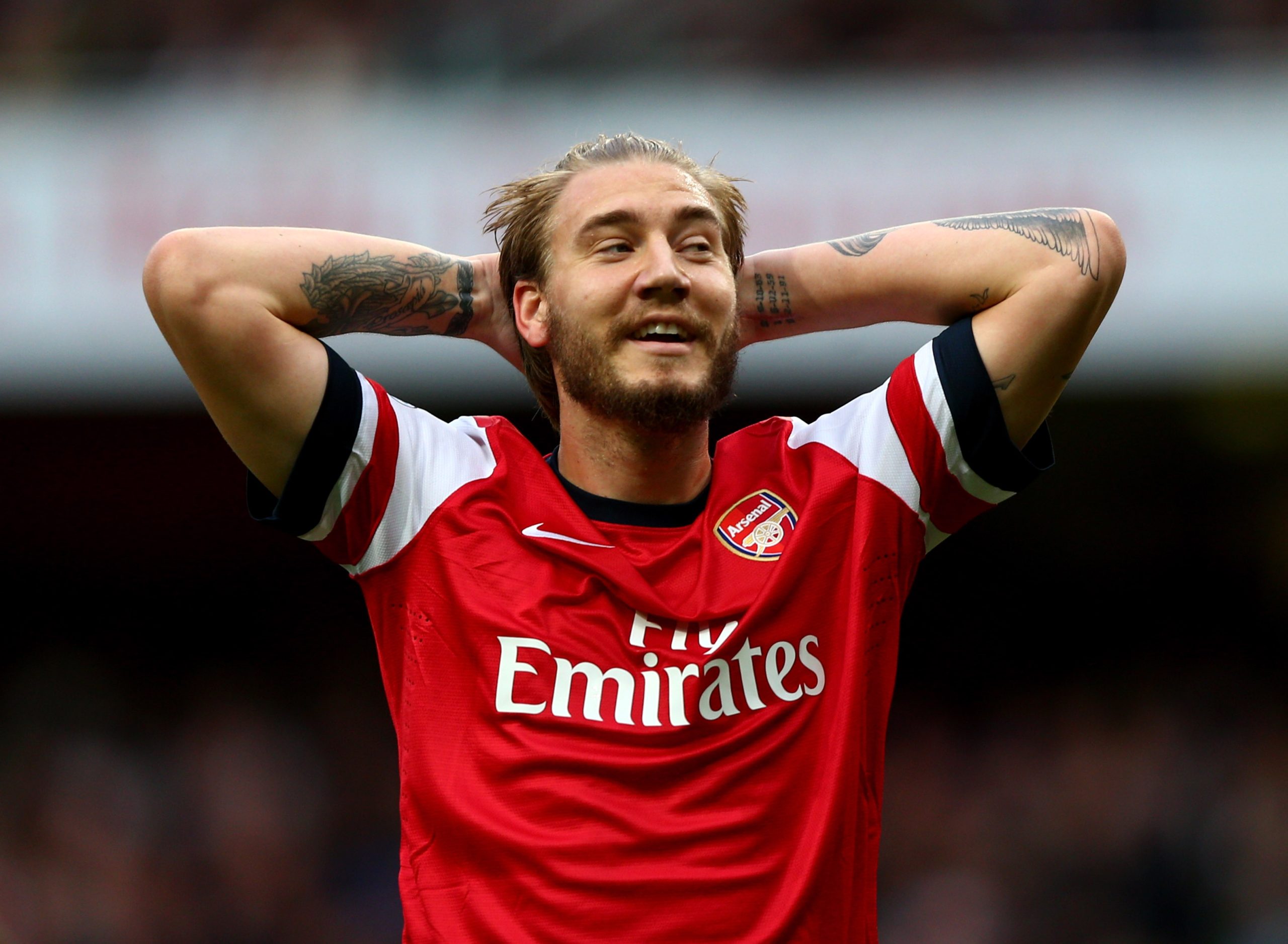 Follia Bendtner, effrazione per nuotare in piscina: arrestato