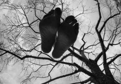 Tra acqua e cielo. Il corpo e la natura secondo Arno Minkkinen