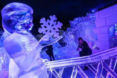 Sculture di ghiaccio e neve a Bruges