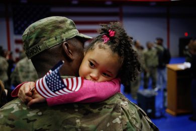 Il bentornato ai soldati USA di rientro dall’Afghanistan