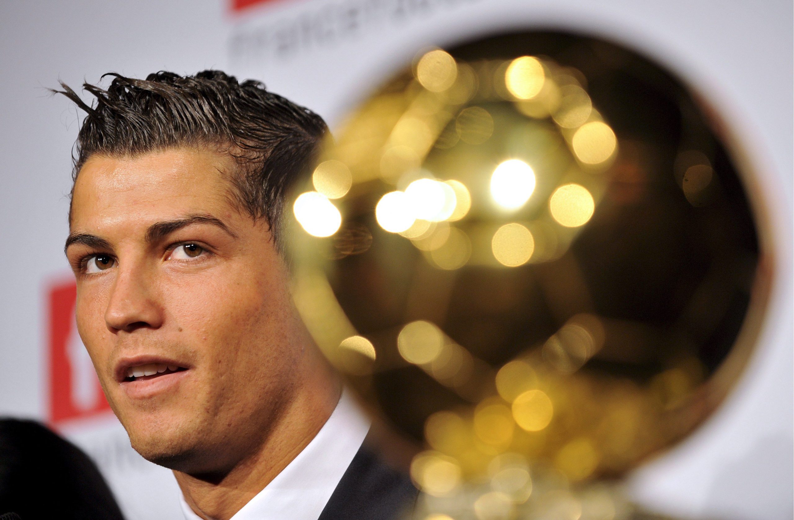 CR7 vola e il Pallone d’Oro diventa un affare tra stati