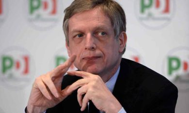 L’obiettivo di D’Alema e Cuperlo: rosolare Renzi a fuoco lento