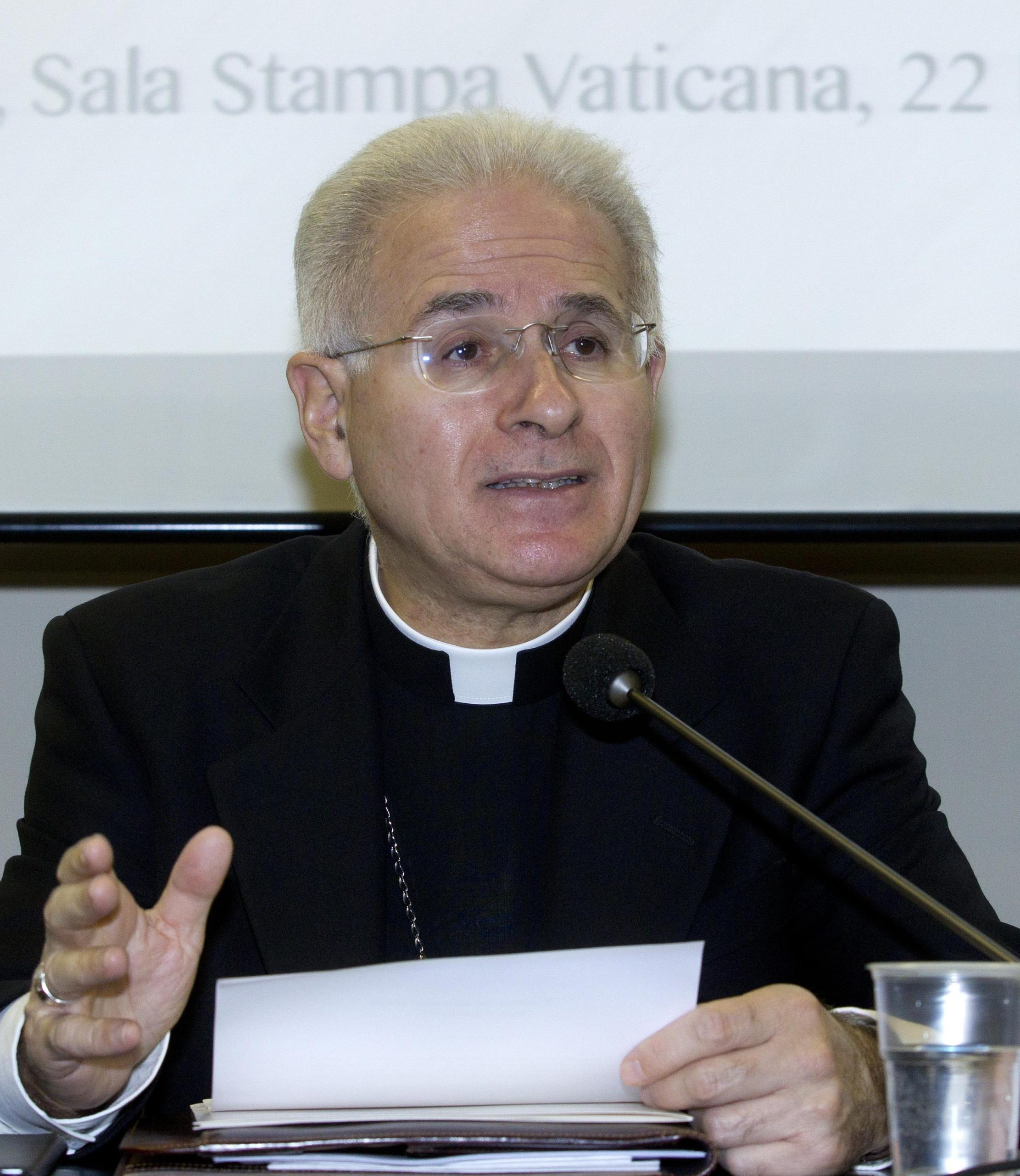 Rivoluzione alla Cei: lascia il Segretario Mariano Crociata