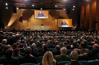 Rinasce Forza Italia senza feste e bandiere