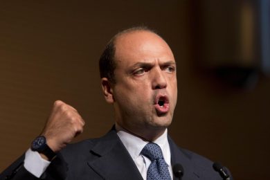 No di Alfano a Forza Italia. Nasce “Nuovo Centrodestra”