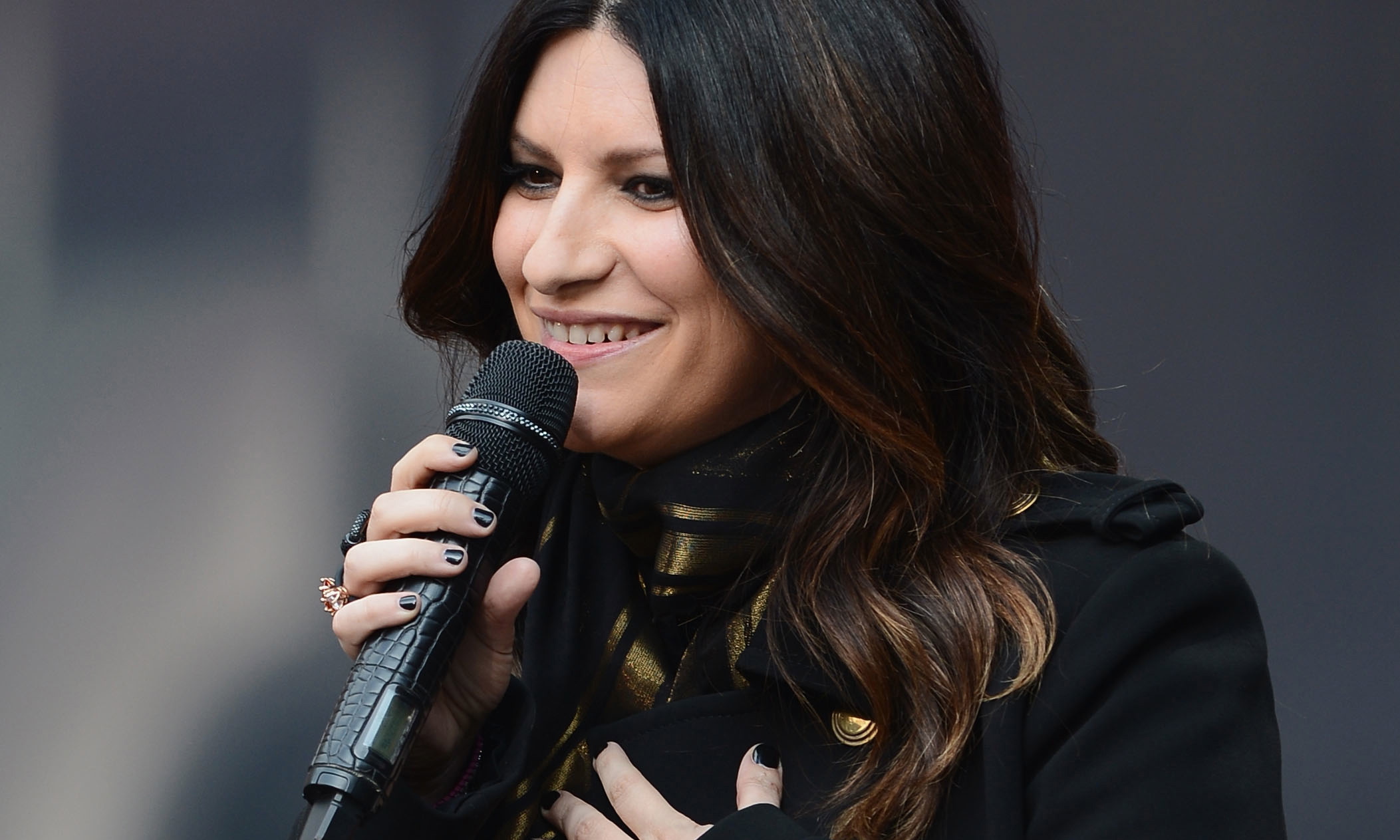 I 40 artisti italiani più amati su Facebook nel 2013. La Pausini supera Vasco I 40 artisti italiani più amati su Facebook nel 2013. La Pausini supera Vasco
