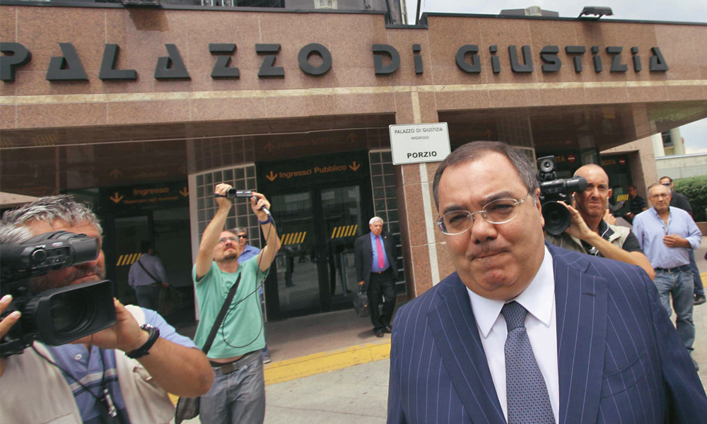 Sceneggiata napoletana a palazzo di giustizia