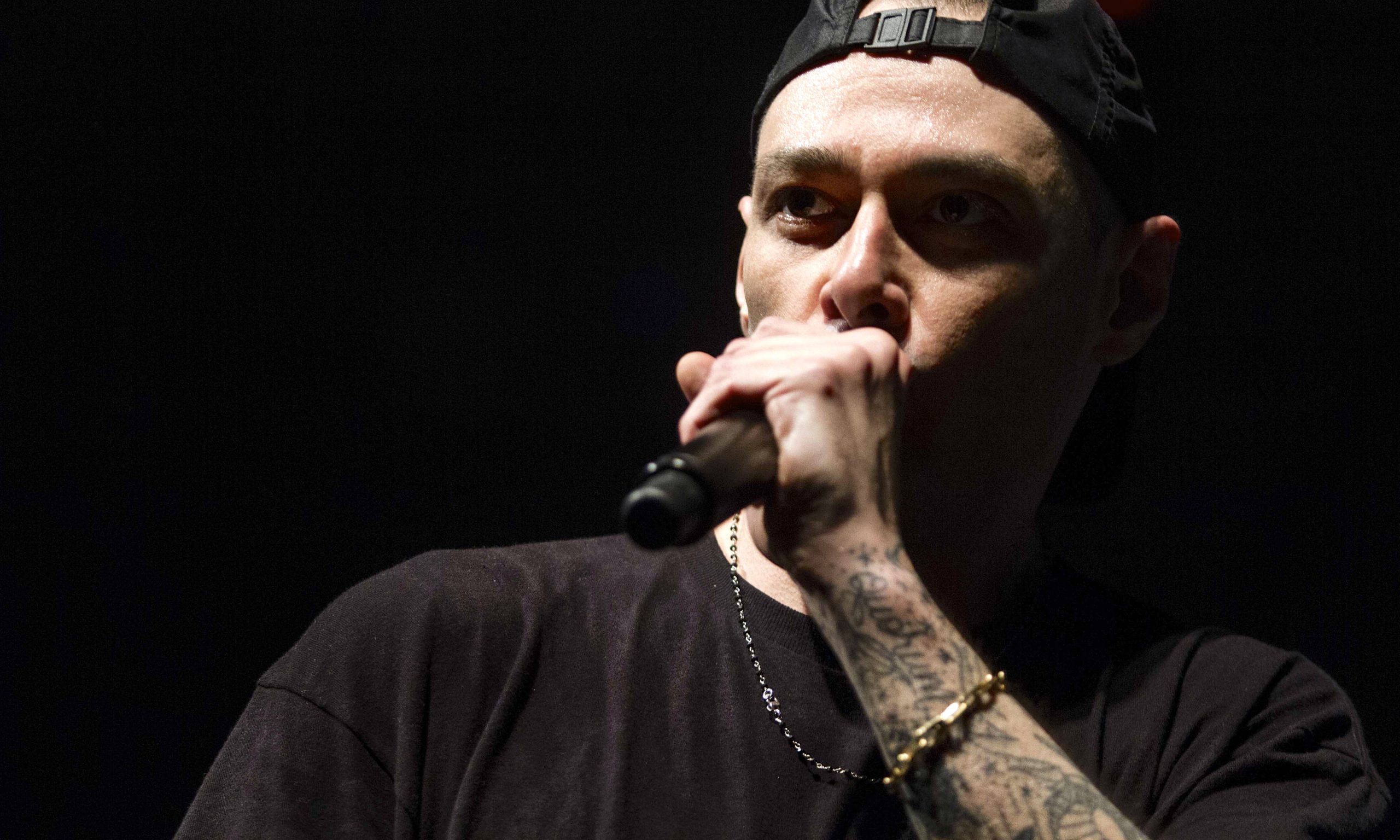 Fabri Fibra a Milano il 12 novembre: ecco cosa è successo al “Guerra e Pace Tour”