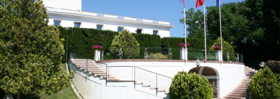 Sprechi, relax, tennis e cene al circolo di Montecitorio Sprechi, relax, tennis e cene al circolo di Montecitorio