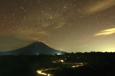 Il Monte Sinabung erutta ancora