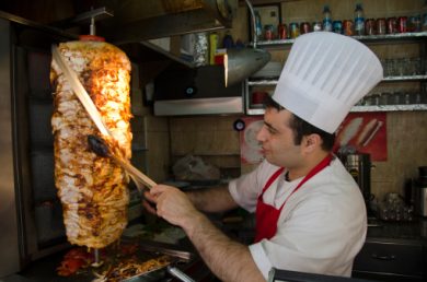 Il mondo piange la morte del papà del kebab