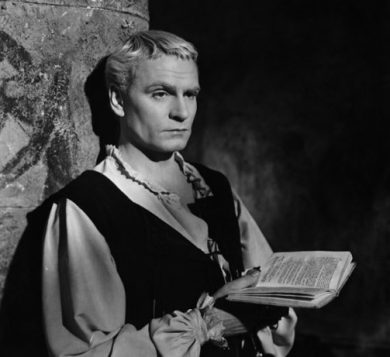 Parole, parole, parole. Qual è il libro che Amleto sta leggendo