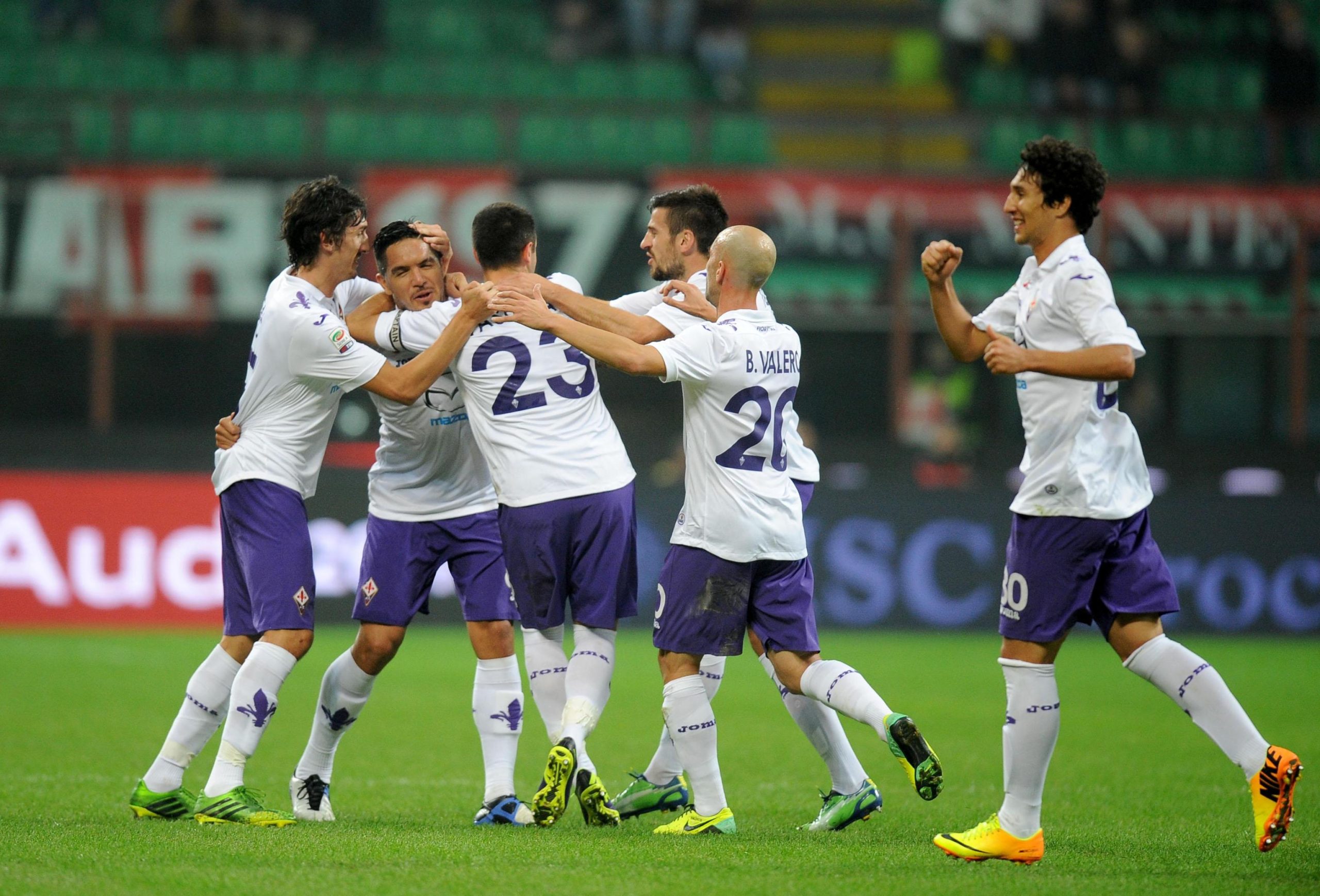 Milan, notte fonda: battuto e contestato