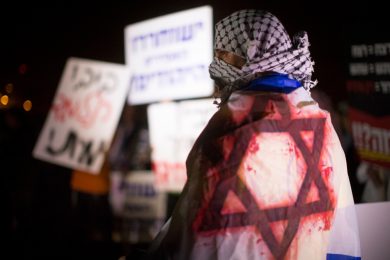 Le guerre del mondo: Israele libera 26 detenuti palestinesi. Proteste a Gerusalemme