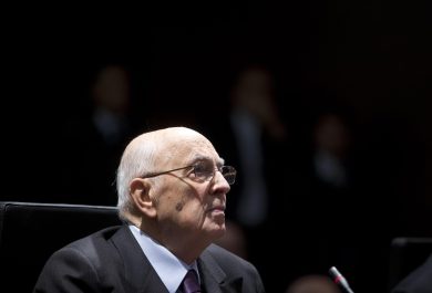 Presidente, sostituisca la finzione con la realtà