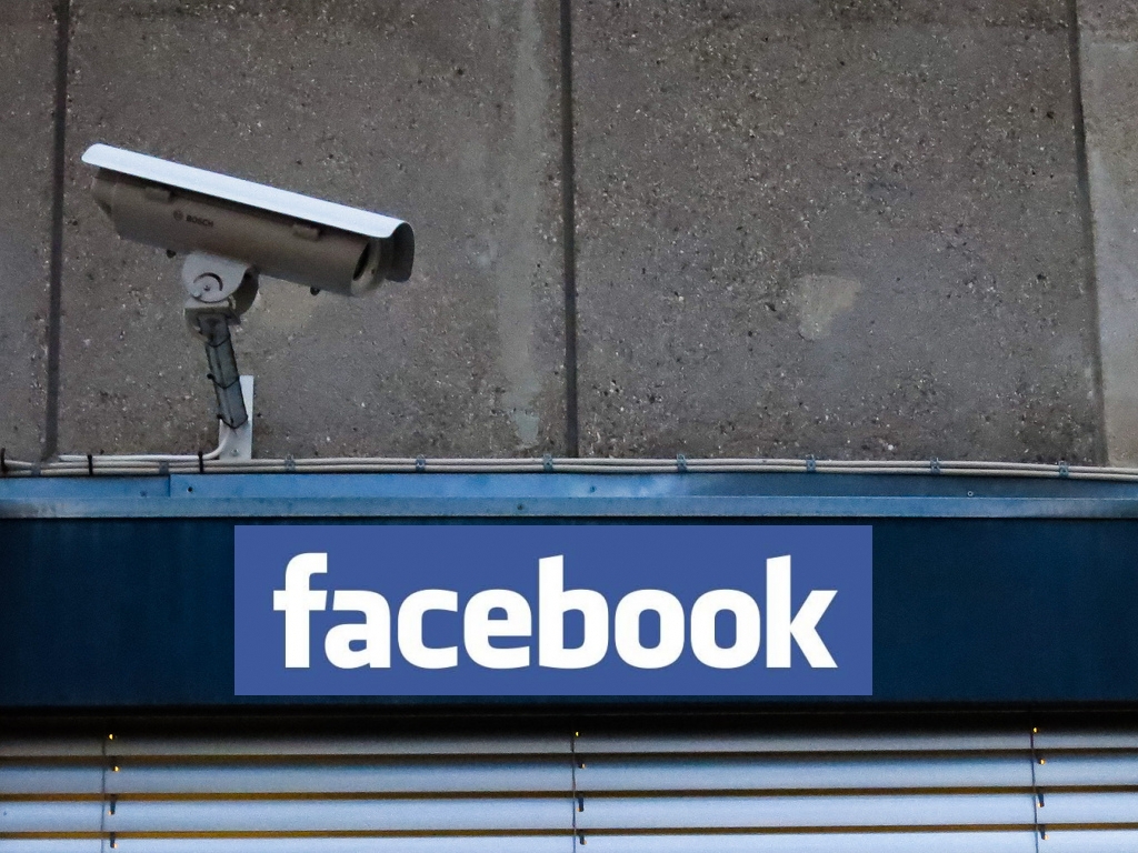 Facebook e altre app mobile, quanto saresti disposto a pagare per un po’ di privacy? Facebook e altre app mobile, quanto saresti disposto a pagare per un po’ di privacy?