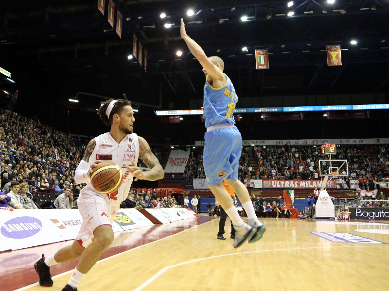 Basket serie A: Siena crolla ma resta prima Basket serie A: Siena crolla ma resta prima