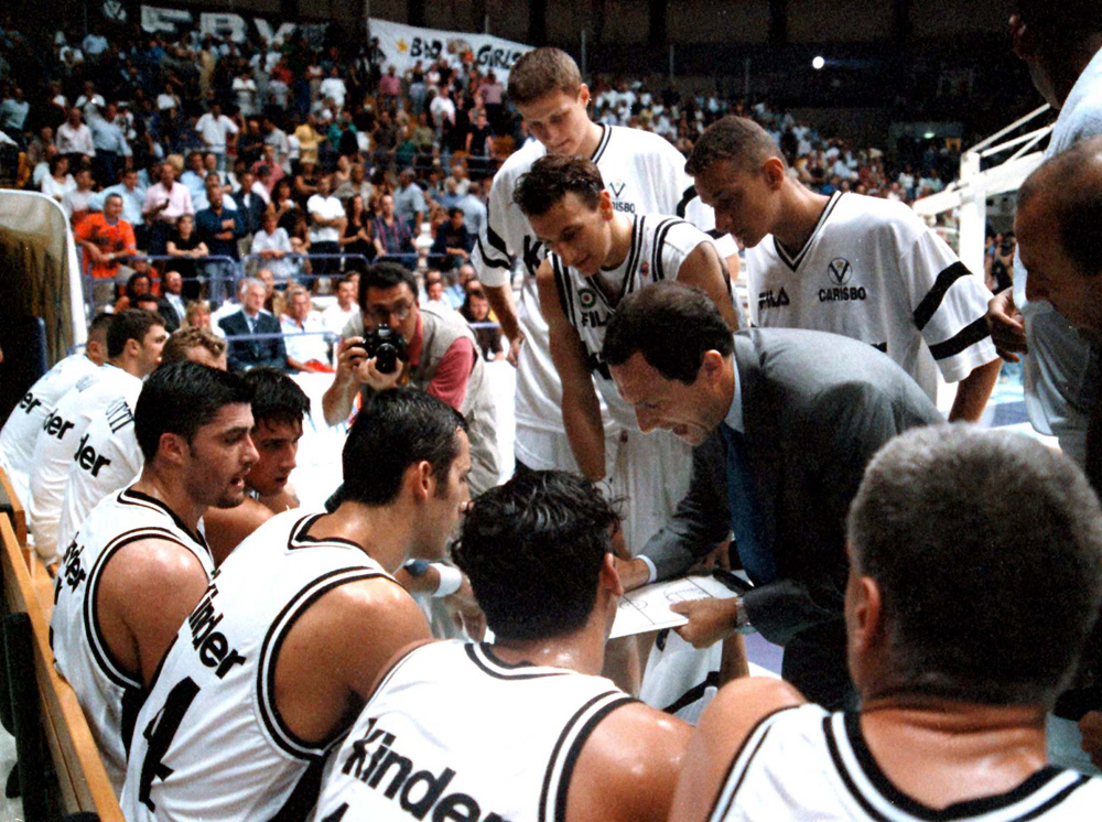 Basket: il ritorno al futuro di Bologna Basket: il ritorno al futuro di Bologna