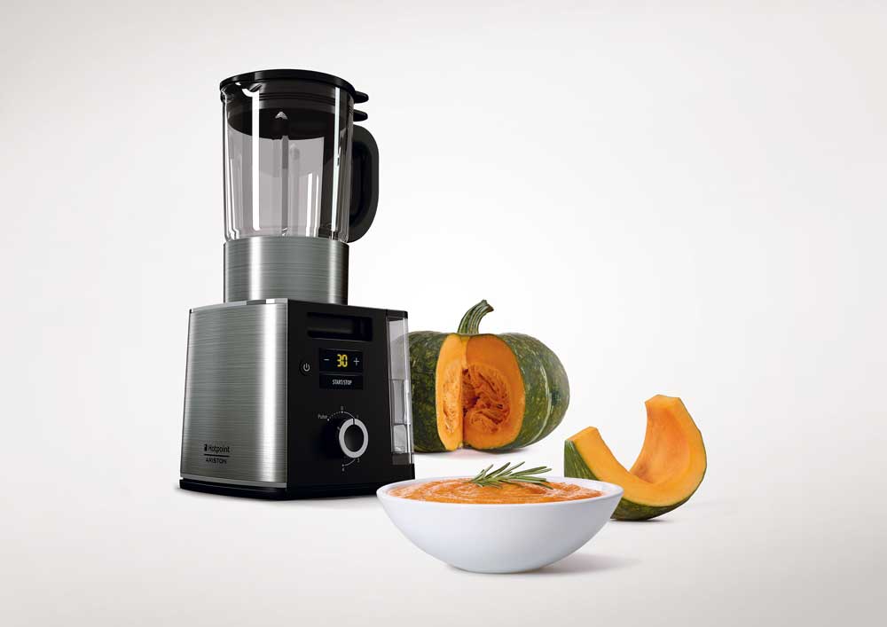 Hotpoint Ariston: il frullatore che cuoce al vapore Hotpoint Ariston: il frullatore che cuoce al vapore