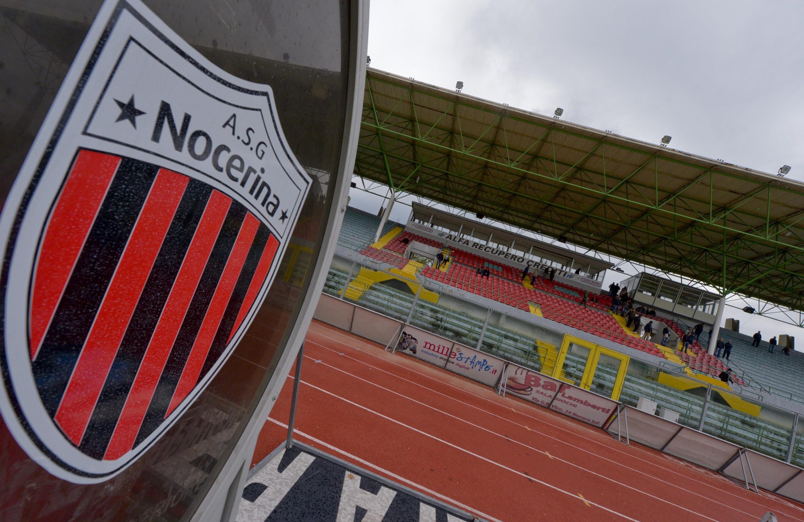 A Nocera comandano gli ultras: stadio vuoto
