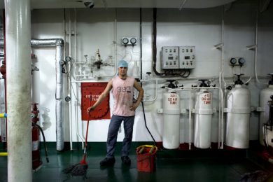 Navi e Marinai, lo splendido fotolibro di Luigi Tazzari