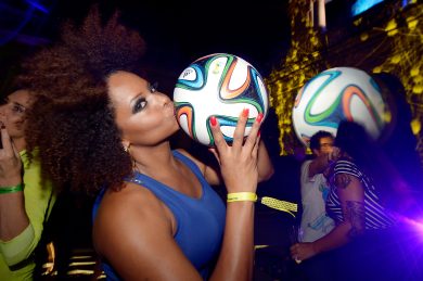 Presentato Brazuca, il pallone dei Mondiali