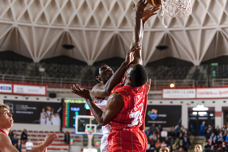 Basket serie A: Milano ko a Roma, Brindisi sempre prima Basket serie A: Milano ko a Roma, Brindisi sempre prima