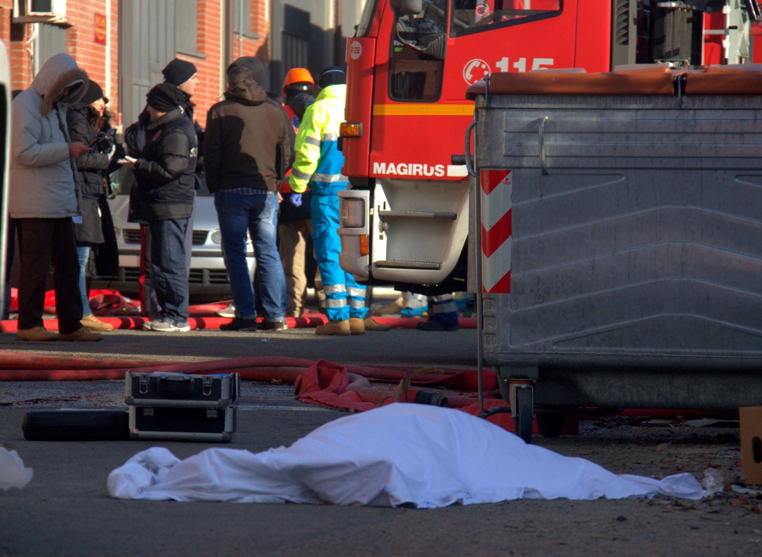 La strage di cinesi a Prato ha colpe ben precise La strage di cinesi a Prato ha colpe ben precise