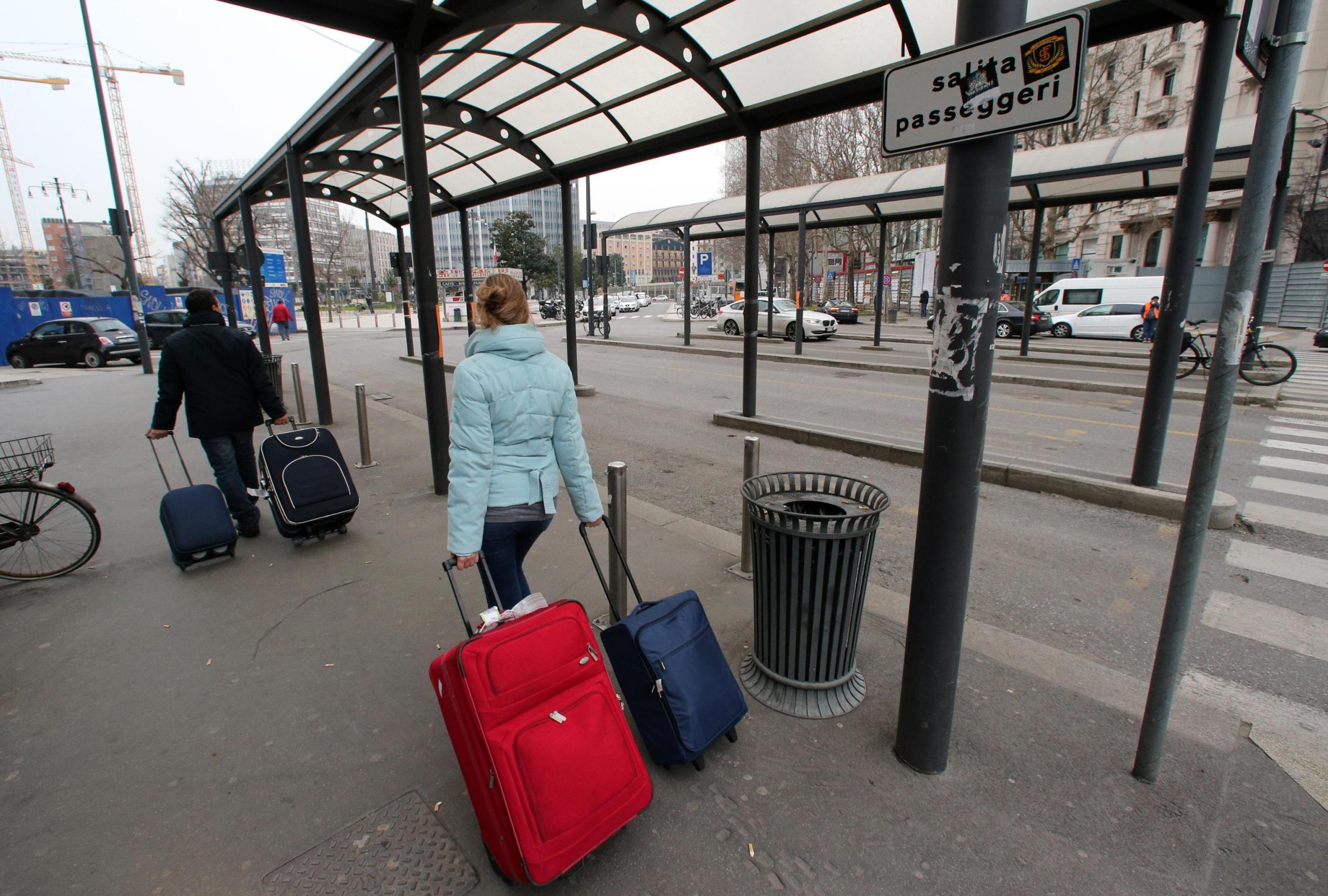 Tassisti: la protesta contro il servizio Uber paralizza Milano Tassisti: la protesta contro il servizio Uber paralizza Milano