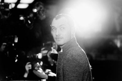 Jude Law tradito da tutti