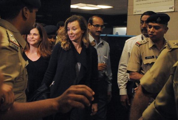 Valèrie Trierweiler: “Non sono in guerra con Hollande” Valèrie Trierweiler: “Non sono in guerra con Hollande”