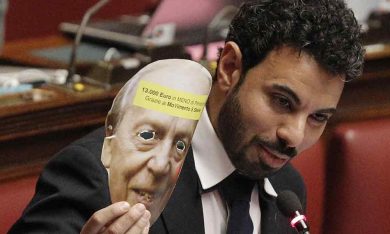 M5S, “Napolitano boia”: le reazioni in rete