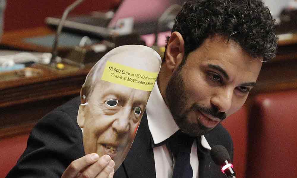 M5S, “Napolitano boia”: le reazioni in rete M5S, “Napolitano boia”: le reazioni in rete