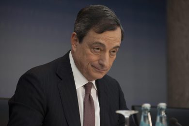 Deflazione in Europa, cosa può fare Draghi per fermarla