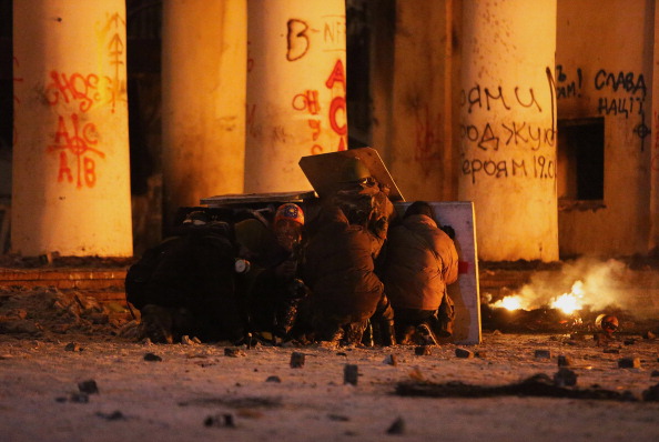 L’Ucraina in fiamme è sull’orlo della guerra civile