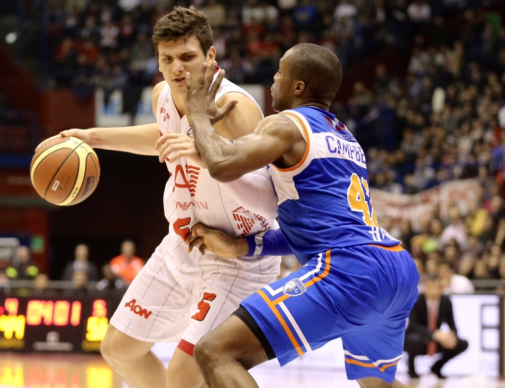 Serie A: Milano piega Brindisi e va in vetta